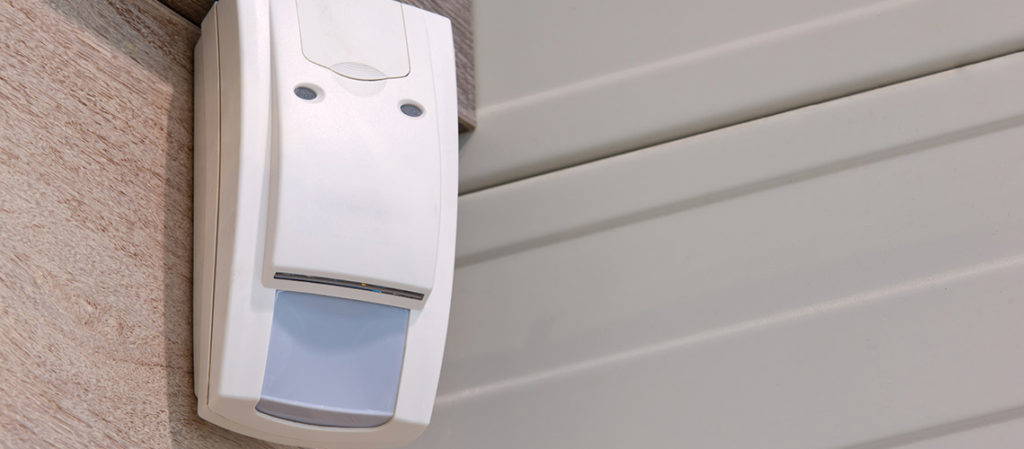 Wireless versus wired security alarm